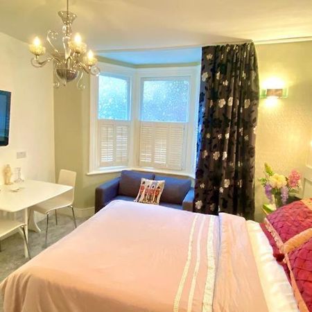 Modern And Cosy Studio Flat London Eksteriør billede